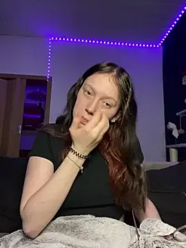 YoungLisaa18 — Ass Spank x8 