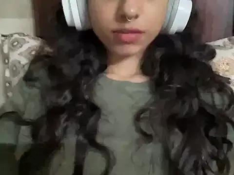 youngriri from StripChat is Freechat