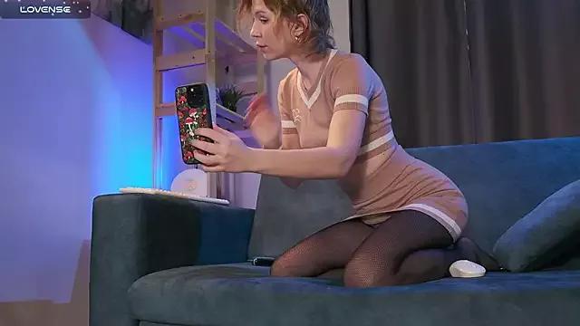 your_carrie from StripChat is Freechat