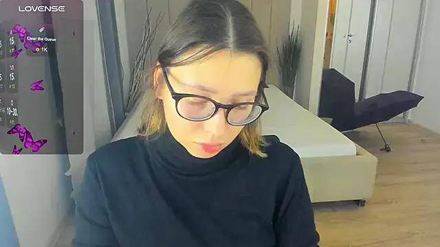 Try our girls live displays and explore the company of endless strippers, with beautiful physiques, vibrating toys and more.