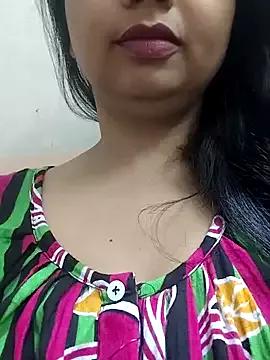 YouR_HuMaiRah from StripChat is Freechat