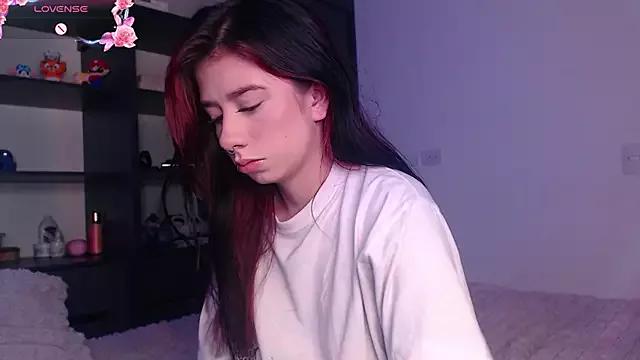 Try our girls live displays and explore the company of endless strippers, with beautiful physiques, vibrating toys and more.