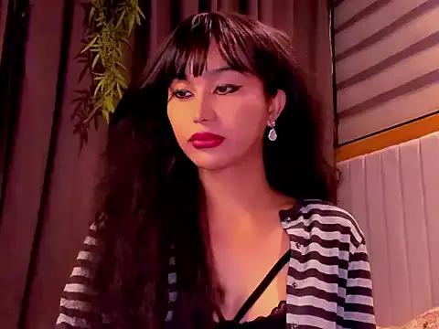 YOURCRISTINAS from StripChat is Freechat