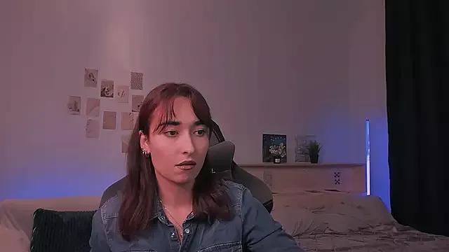 yourfitoviolett from StripChat is Freechat
