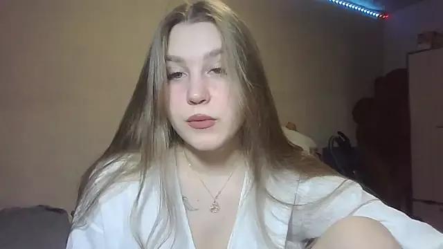 yourhoney_Lola_ from StripChat is Freechat