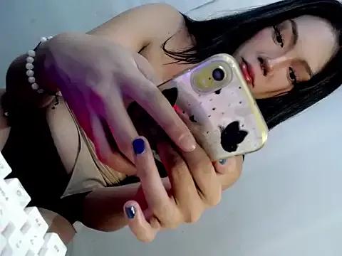 yourhotfuckingvanessa from StripChat is Freechat