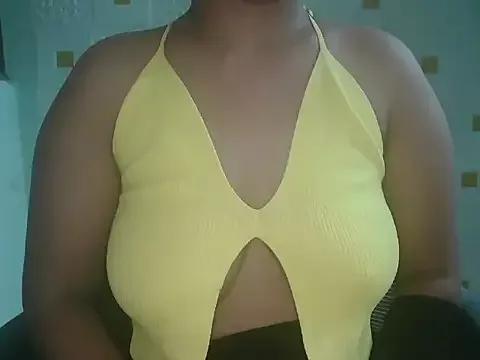 Yours_maira from StripChat is Freechat