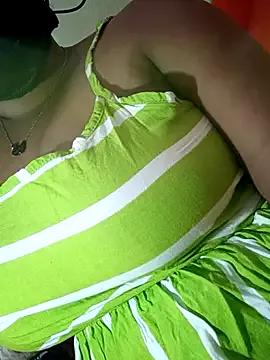 yoursexy_rumi from StripChat is Freechat