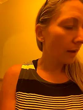 YourSophiaxo from StripChat is Freechat