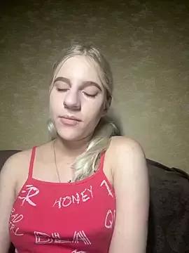 YourSunnyBabyLove from StripChat is Freechat