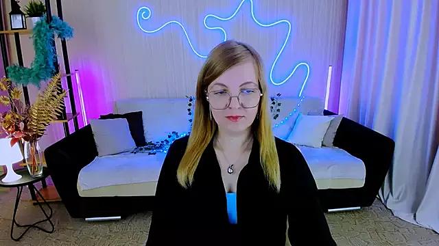 Try our girls live displays and explore the company of endless strippers, with beautiful physiques, vibrating toys and more.