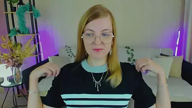 YourUniverser from StripChat is Freechat
