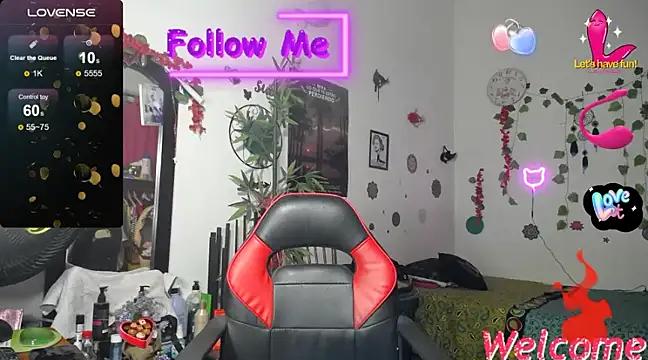 Try our girls live displays and explore the company of endless strippers, with beautiful physiques, vibrating toys and more.