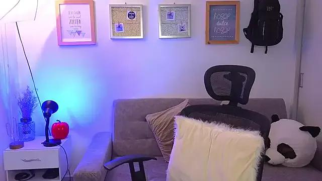 yulian_vasquez from StripChat is Freechat