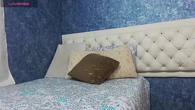 yulissa_girls from StripChat is Freechat