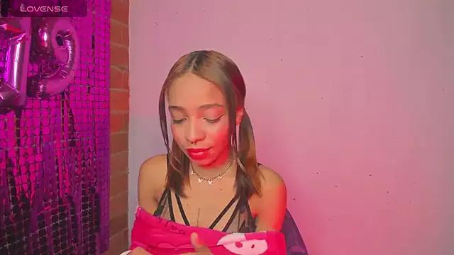 Try our girls live displays and explore the company of endless strippers, with beautiful physiques, vibrating toys and more.