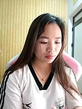 Yummy2k2 from StripChat