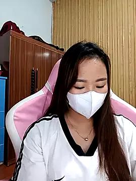 Yummy2k2 from StripChat