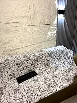 Yvonny27 — Shower show