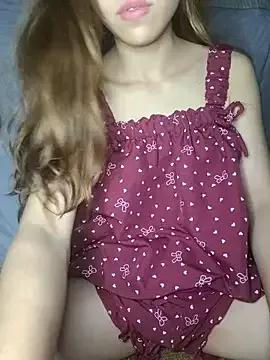 Zara_chuan from StripChat is Freechat