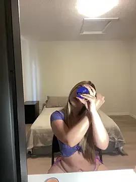 Zara_Ross from StripChat is Freechat