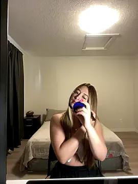 Try our girls live displays and explore the company of endless strippers, with beautiful physiques, vibrating toys and more.