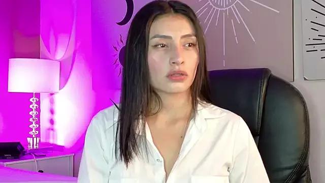 ZaraGold from StripChat is Freechat