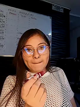 ZeleneJones — Spank face hard + blowjob 