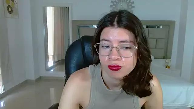 Try our girls live displays and explore the company of endless strippers, with beautiful physiques, vibrating toys and more.