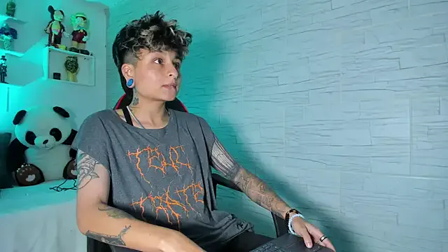 ZuryRamirez_ — Dildo inside + Full Naked